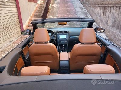 Begagnad VW Golf Cabriolet 102 HK (75 kW) 2012 Blå Cab