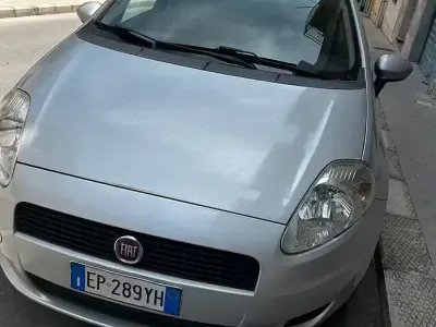 Usata Fiat Grande Punto 69 CV (50 kW) 2013 Utilitaria