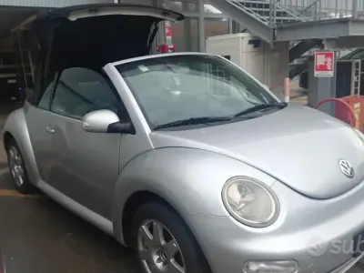 Usata VW New Beetle 101 CV (74 kW) 2004 Grigio Utilitaria