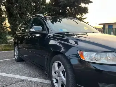 Usata Volvo V50 Plus 150 CV (110 kW) 2011 Nero Station wagon