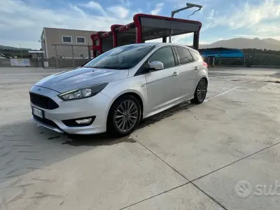 Usata Ford Focus ST 120 CV (88 kW) 2017 Grigio Berlina