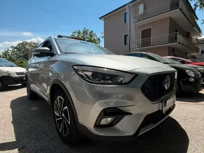Usata MG ZS Luxury 111 CV (81 kW) 2023 Grigio SUV