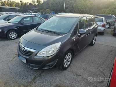 Usata Opel Meriva 95 CV (69 kW) 2012 Grigio Monovolume