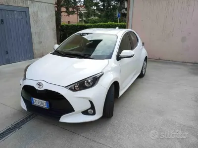 Usata Toyota Yaris Active 72 CV (52 kW) 2020 Bianco Berlina