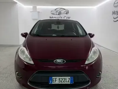 Usata Ford Fiesta 68 CV (50 kW) 2011 Rosso Berlina