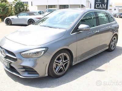Usata Mercedes B180 AMG Line Premium 116 CV (85 kW) 2024 Grigio Monovolume