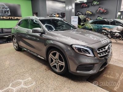 Usata Mercedes GLA200 Premium 136 CV (100 kW) 2017 Grigio SUV