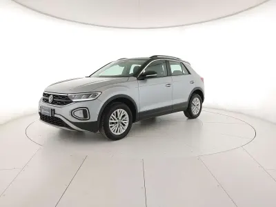 Usata VW T-Roc Life 116 CV (85 kW) 2025 Pyrit silver metallizzato nero SUV