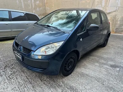 Occasion Mitsubishi Colt Invite 95 ch (69 kW) 2006 Bleue Berline
