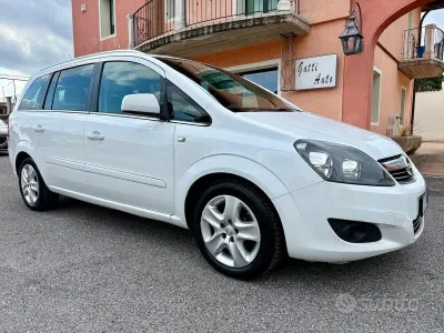Usata Opel Zafira Business 110 CV (80 kW) 2015 Bianco Monovolume