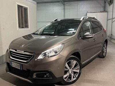 Usata Peugeot 2008 Allure 100 CV (73 kW) 2015 Grigio SUV