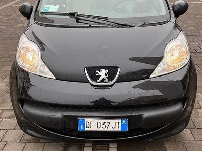 Usata Peugeot 107 54 CV (39 kW) 2007 Nero Utilitaria