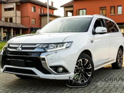 Usata Mitsubishi Outlander P-HEV