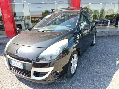 Usata Renault Scénic 110 CV (80 kW) 2010 Nero Monovolume