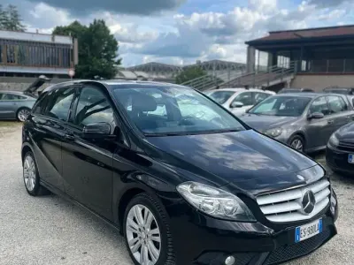 Usata Mercedes B180 109 CV (80 kW) 2014 Nero Monovolume