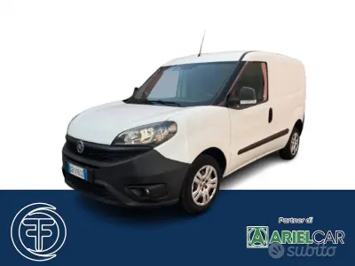 Usata Fiat Doblò Lounge 95 CV (69 kW) 2020 Bianco Monovolume