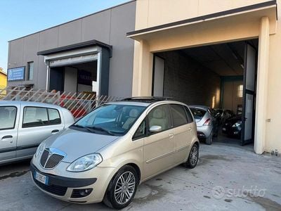 Usata Lancia Musa 101 CV (74 kW) 2005 Marrone Monovolume