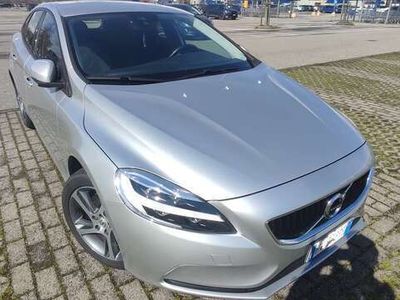 usata Volvo V40 T2