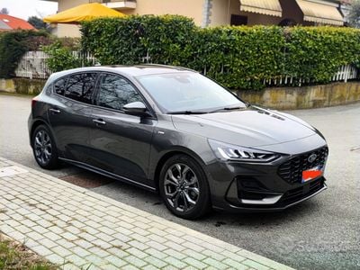 Grigio Usata 2023 Ford Focus ST-Line Berlina | 23.500 € (Cara)