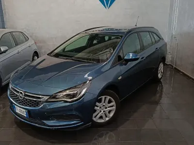 Usata Opel Astra 105 CV (77 kW) 2016 Blu Station wagon