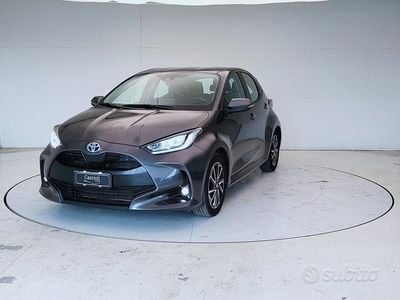 Usata Toyota Yaris Hybrid Trend 92 CV (67 kW) 2022 Grigio Berlina