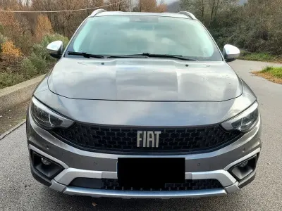 Usata Fiat Tipo Cross 131 CV (96 kW) 2021 Grigio SUV