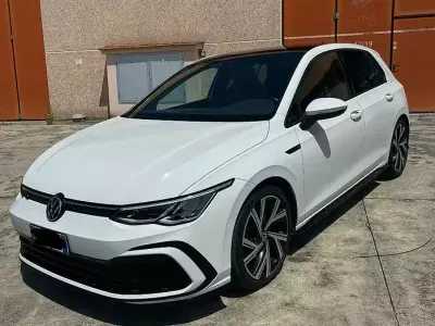 Usata VW Golf VIII R-line 150 CV (110 kW) 2022 Bianco Berlina