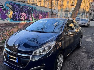 Usata Peugeot 208 68 CV (50 kW) 2016 Nero Utilitaria