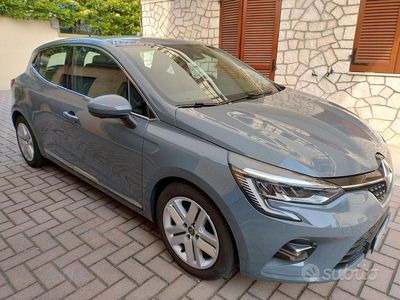 Usata Renault Clio V Intens 101 CV (74 kW) 2020 Grigio Berlina