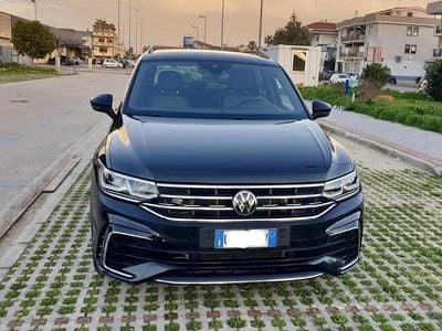 Usata VW Tiguan R-line 150 CV (110 kW) 2023 Nero SUV