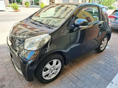 Usata Toyota iQ 68 CV (50 kW) 2010 Nero Utilitaria