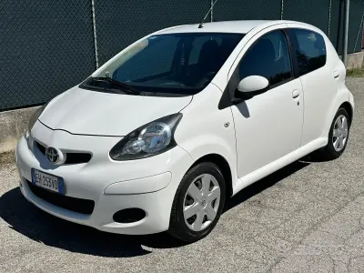 Usata Toyota Aygo 68 CV (50 kW) 2011 Bianco Utilitaria