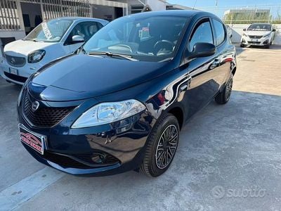 Usata Lancia Ypsilon Silver 85 CV (62 kW) 2018 Blu Utilitaria