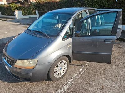 Usata Fiat Idea 95 CV (69 kW) 2003 Grigio Monovolume