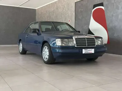 Usata Mercedes E300 179 CV (131 kW) 1988 Blu/azzurro Coupé