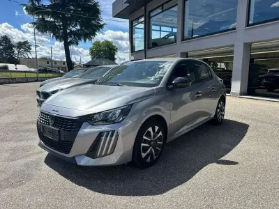 Usata Peugeot 208 Active 101 CV (74 kW) 2024 Grigio Utilitaria
