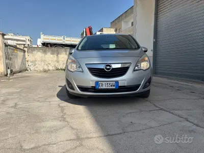 Usata Opel Meriva 95 CV (69 kW) 2013 Grigio Monovolume