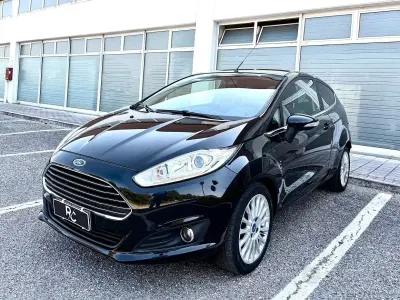 Occasion Ford Fiesta Titanium 95 ch (69 kW) 2015 Noir Citadine