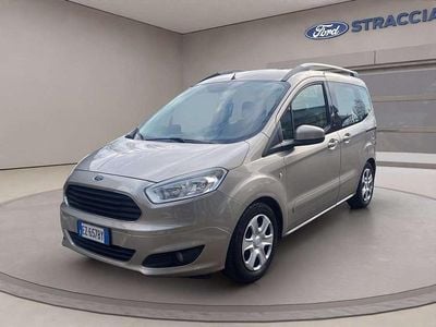 Beige metallizzato Usata 2015 Ford Tourneo Courier Monovolume | 8900 € (Super prezzo)
