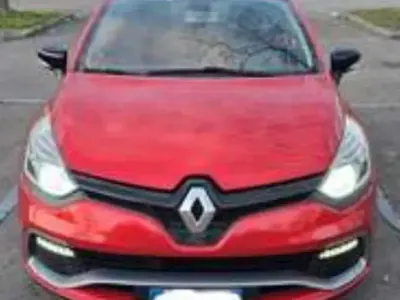 Usata Renault Clio IV R.S. 200 CV (147 kW) 2015 Rosso Berlina