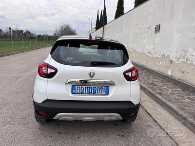 Usata Renault Captur 90 CV (66 kW) 2018 Bianco SUV