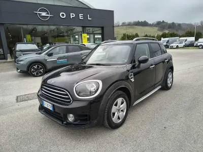 Usata Mini ONE 102 CV (75 kW) 2019 Nero Utilitaria