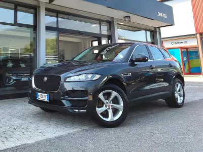 Usata Jaguar F-Pace Prestige 180 CV (132 kW) 2017 Grigio SUV