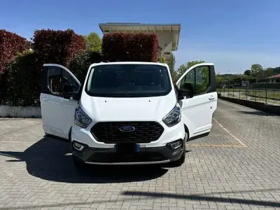Usata Ford Tourneo Active 150 CV (110 kW) 2022 Furgone