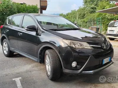 Usata Toyota RAV4 124 CV (91 kW) 2013 Nero SUV