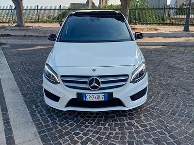 Usata Mercedes B200 136 CV (100 kW) 2017 Bianco Monovolume