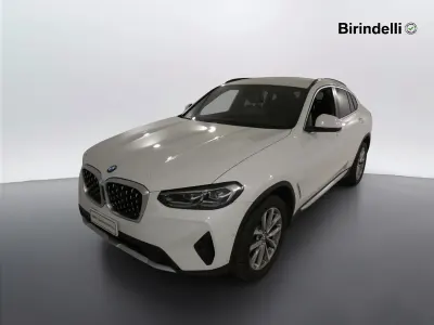 Usata BMW X4 2023 Alpinweiss iii pastello SUV