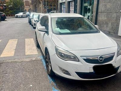 Usata Opel Astra 82 CV (60 kW) 2011 Bianco Station wagon