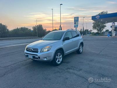 Usata Toyota RAV4 Luxury 2007 Grigio SUV