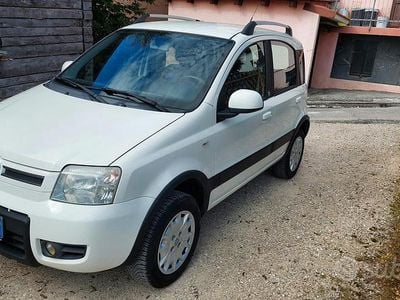 Usata Fiat Panda 4x4 Climbing 75 CV (55 kW) 2011 Bianco Utilitaria